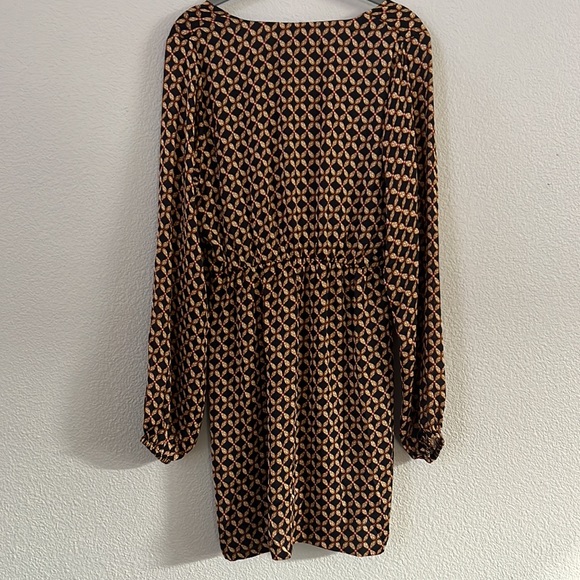 MinkPink Valentina mini dress size medium NWT - Picture 8 of 9